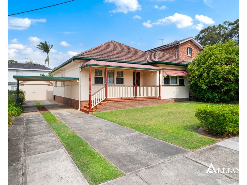 33 Kennedy Street, Picnic Point NSW 2213