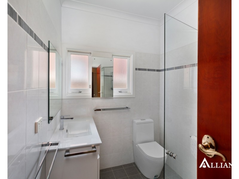 33 Kennedy Street, Picnic Point NSW 2213