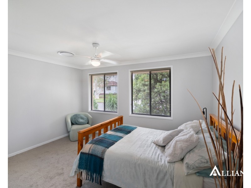 208 Lambeth Street, Picnic Point NSW 2213