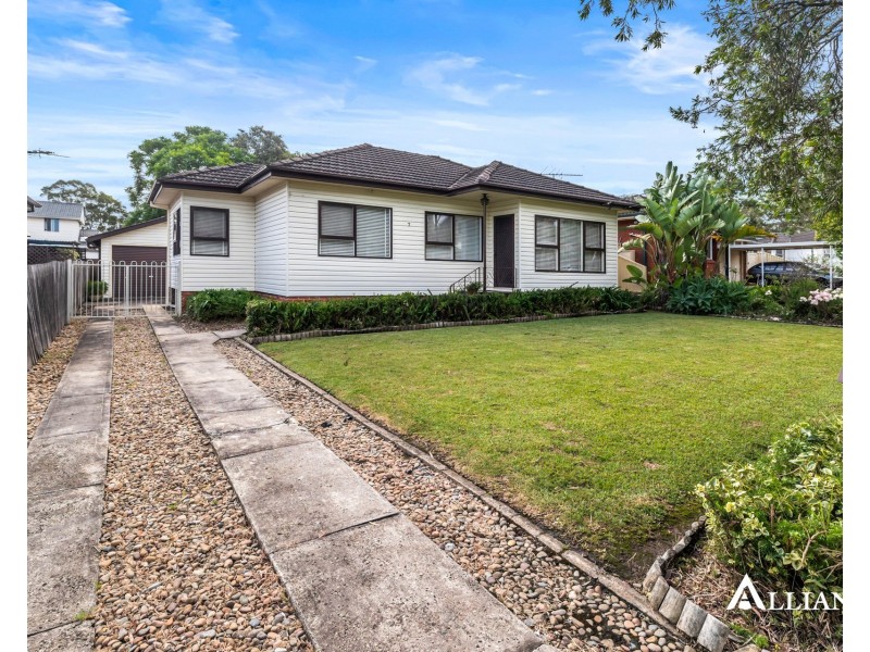 7 Toby Crescent, Panania NSW 2213