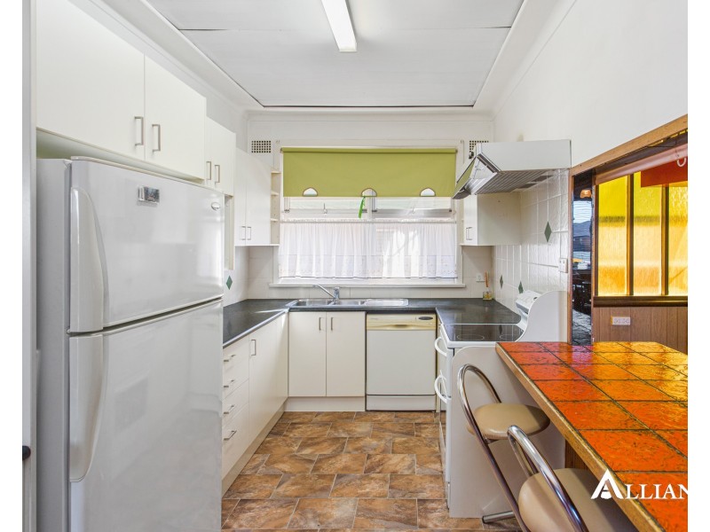 20 Kelvin Parade, Picnic Point NSW 2213