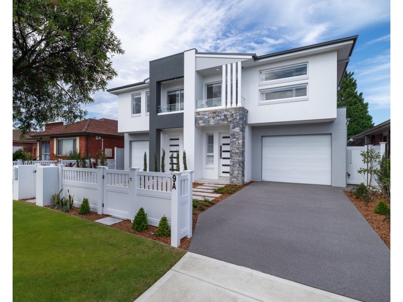 9A Parkview Avenue, Picnic Point NSW 2213
