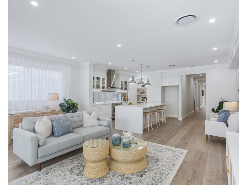 9A Parkview Avenue, Picnic Point NSW 2213