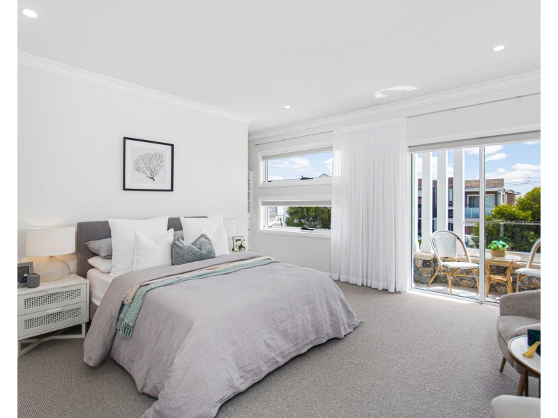 9A Parkview Avenue, Picnic Point NSW 2213