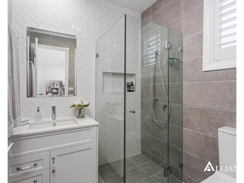 9A Parkview Avenue, Picnic Point NSW 2213