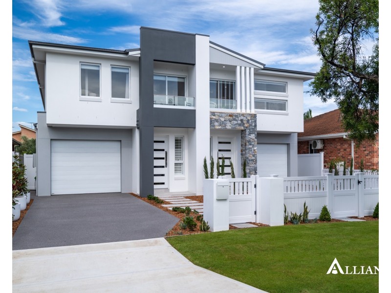 9 Parkview Avenue, Picnic Point NSW 2213