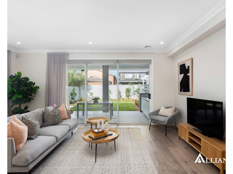 9 Parkview Avenue, Picnic Point NSW 2213