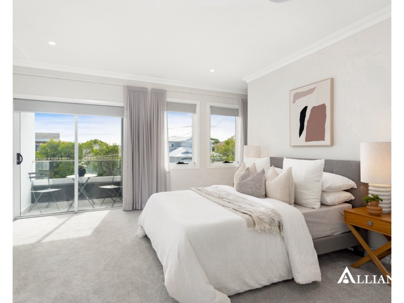 9 Parkview Avenue, Picnic Point NSW 2213