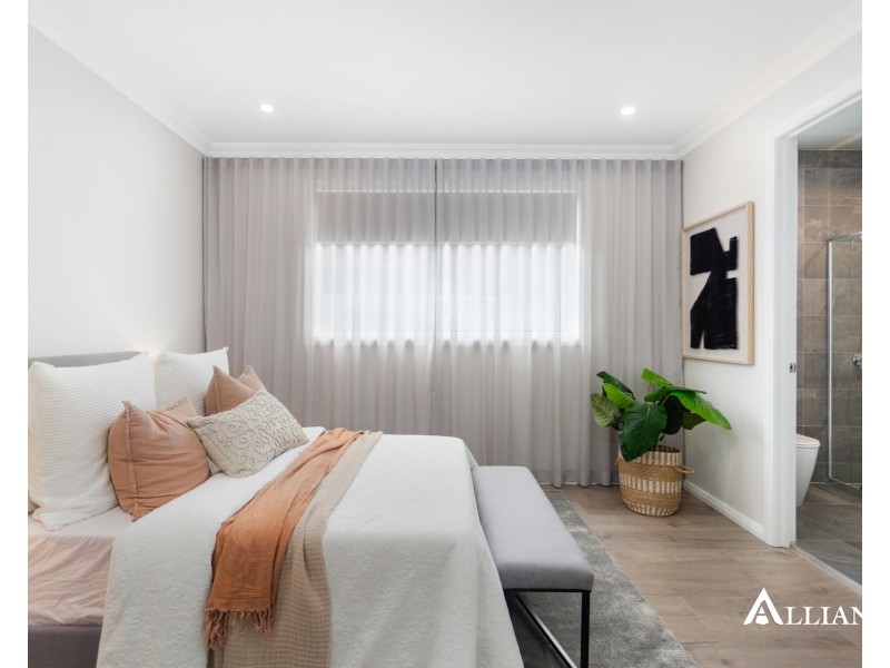 9 Parkview Avenue, Picnic Point NSW 2213