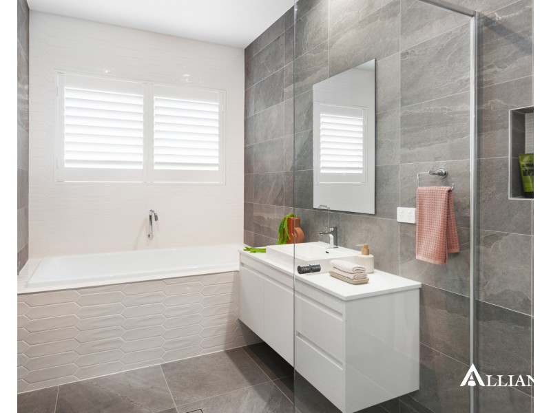 9 Parkview Avenue, Picnic Point NSW 2213