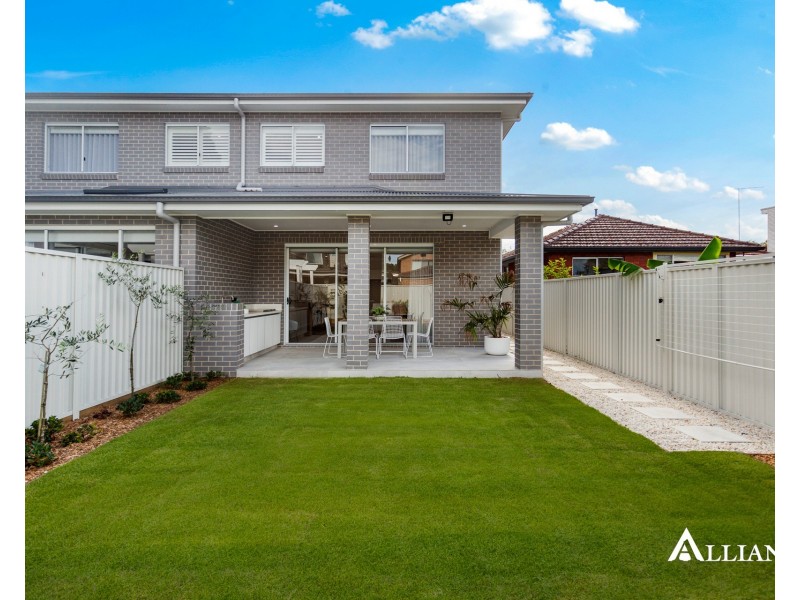 9 Parkview Avenue, Picnic Point NSW 2213
