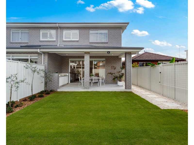 9 Parkview Avenue, Picnic Point NSW 2213