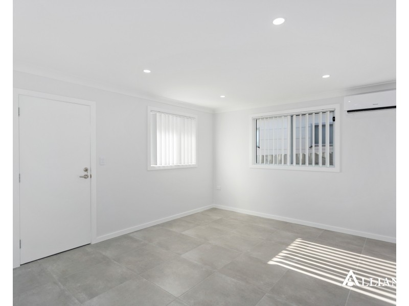 1/597 Henry Lawson Drive, East Hills NSW 2213
