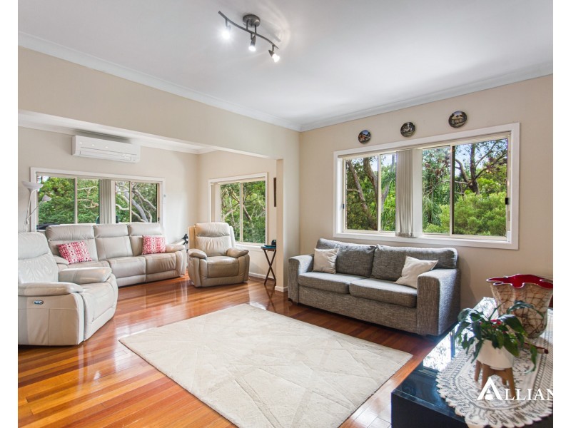 17 Graham Place, Picnic Point NSW 2213