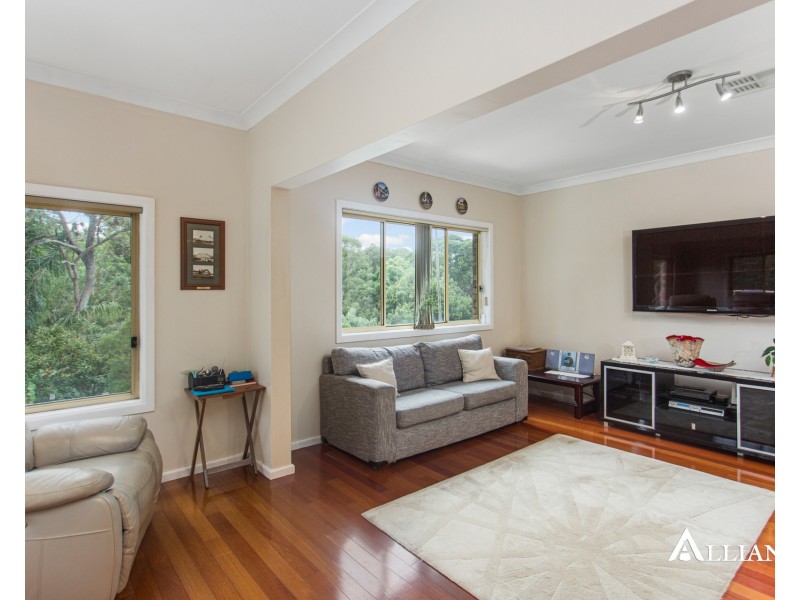 17 Graham Place, Picnic Point NSW 2213