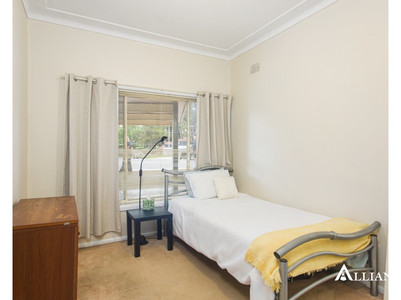 17 Graham Place, Picnic Point NSW 2213