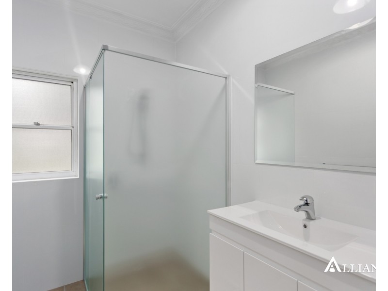 5 Colleen Avenue, Picnic Point NSW 2213