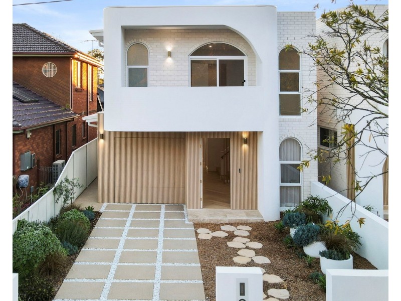 32 Kathleen Parade, Picnic Point NSW 2213