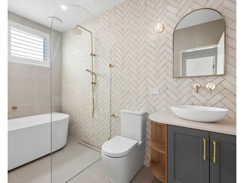 32 Kathleen Parade, Picnic Point NSW 2213