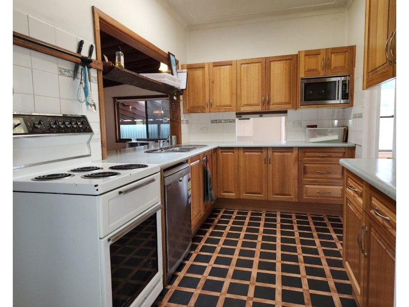 102 Kennedy Street, Picnic Point NSW 2213