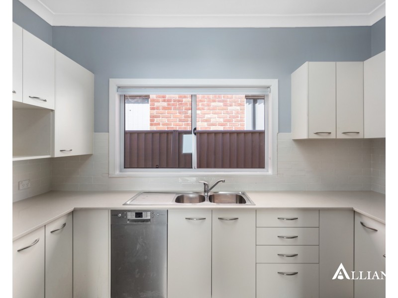 33 Kennedy Street, Picnic Point NSW 2213