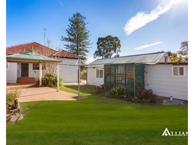 33 Kennedy Street, Picnic Point NSW 2213