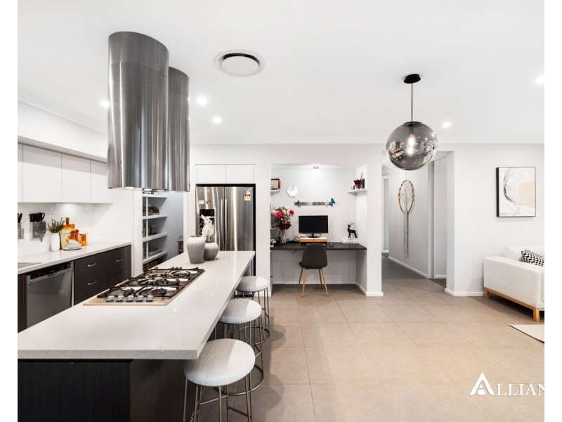 1 Sunshine Parade, Peakhurst Heights NSW 2210