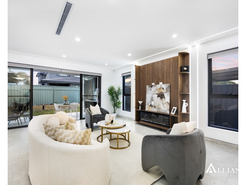 21A Edinburgh Drive, Revesby Heights NSW 2212