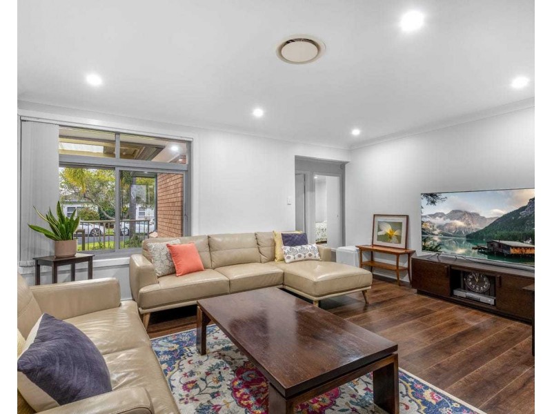 16 Thomas Street, Picnic Point NSW 2213