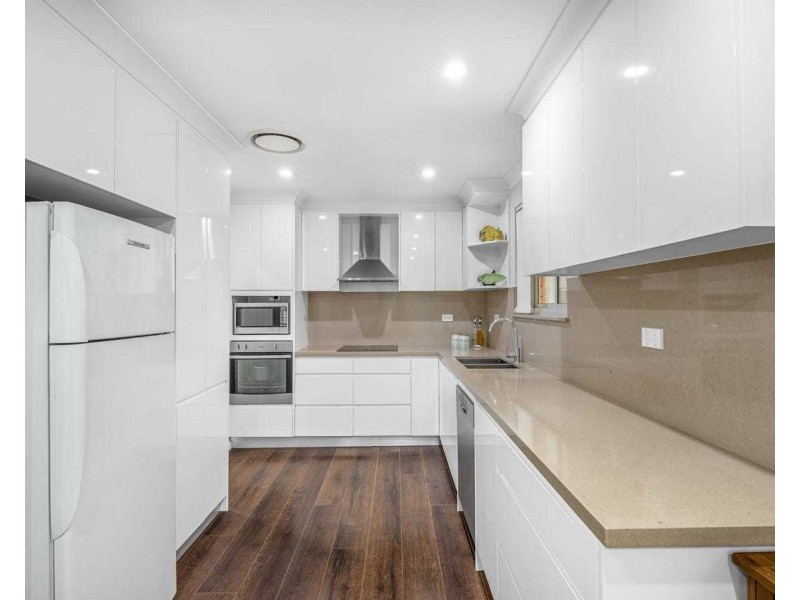 16 Thomas Street, Picnic Point NSW 2213