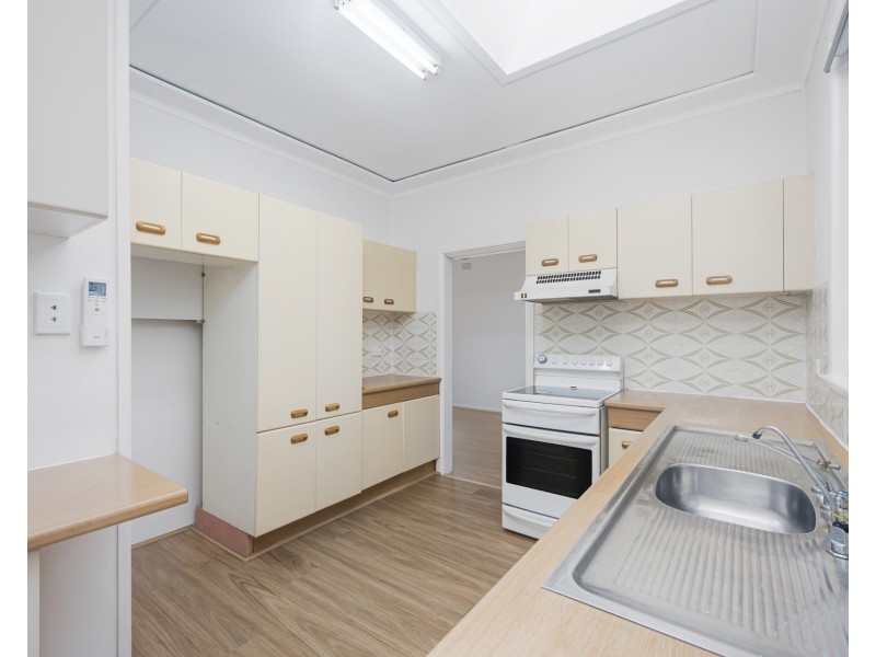 54 Austin Boulevard, Picnic Point NSW 2213
