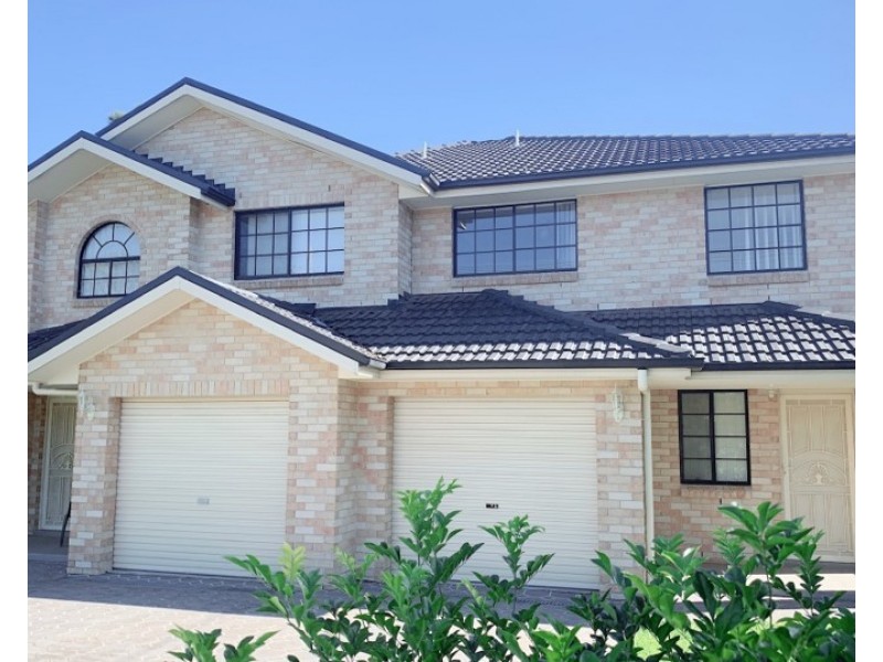 2 Kerrie Crescent, Panania NSW 2213