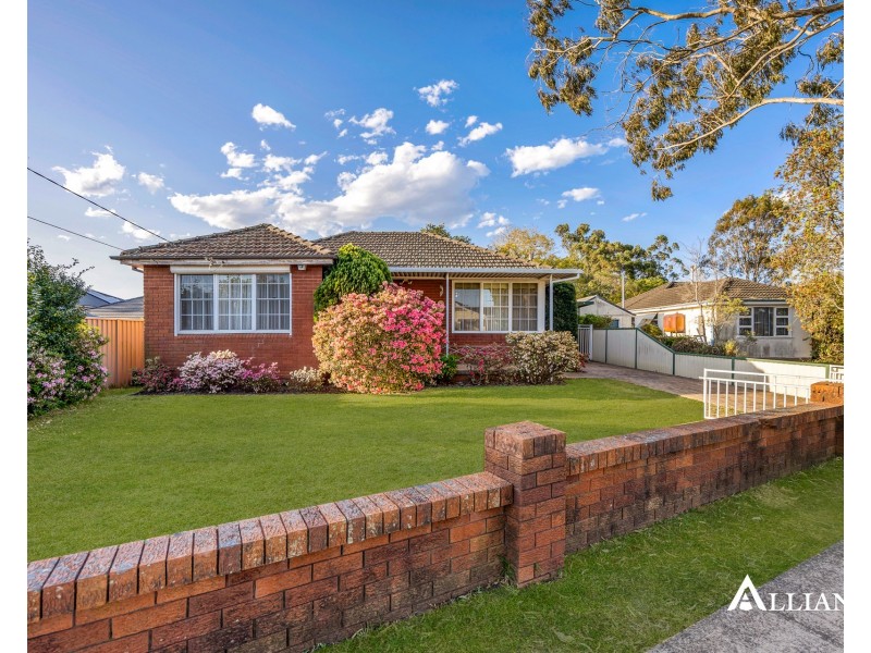1 Thomas Street, Picnic Point NSW 2213