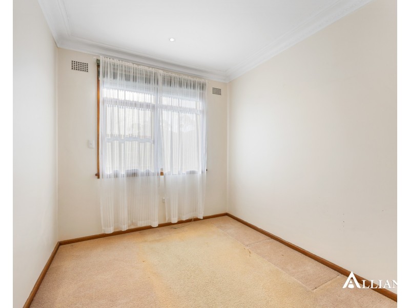 1 Thomas Street, Picnic Point NSW 2213