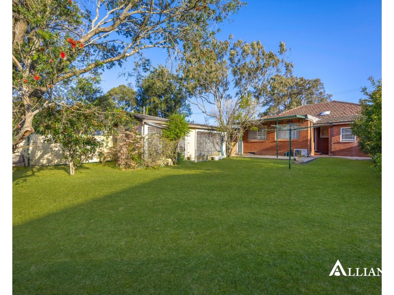 1 Thomas Street, Picnic Point NSW 2213