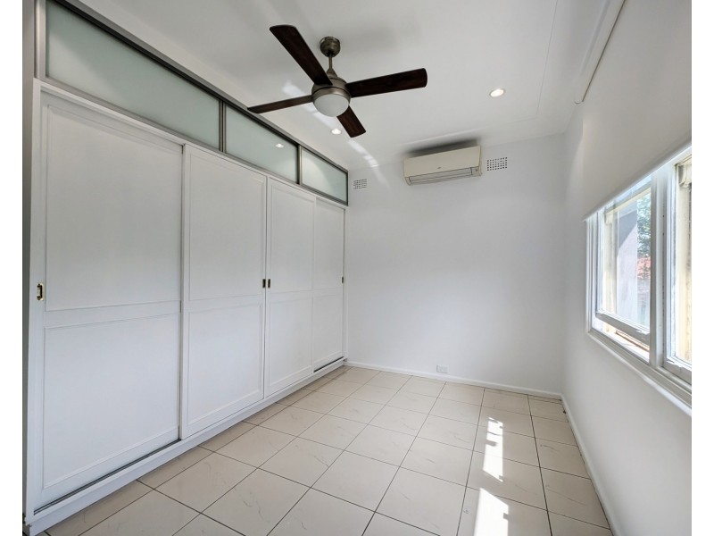 11 Sealy Street, Mount Lewis NSW 2190