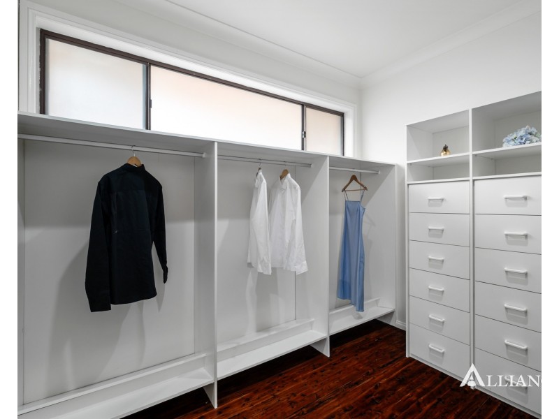 16 Carinya Road, Picnic Point NSW 2213