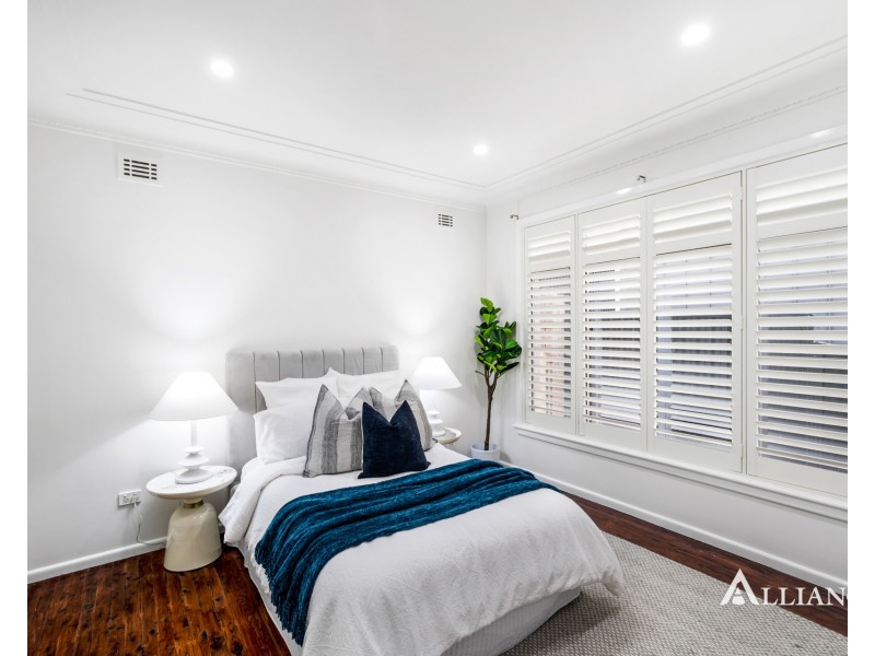 16 Carinya Road, Picnic Point NSW 2213