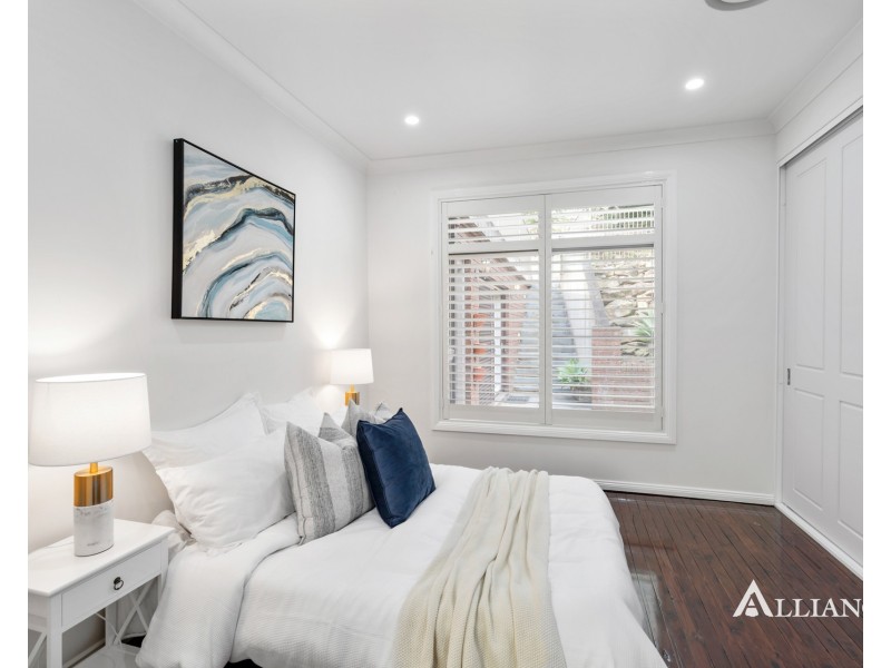 16 Carinya Road, Picnic Point NSW 2213