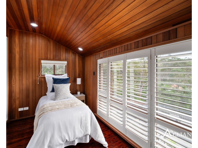 16 Carinya Road, Picnic Point NSW 2213