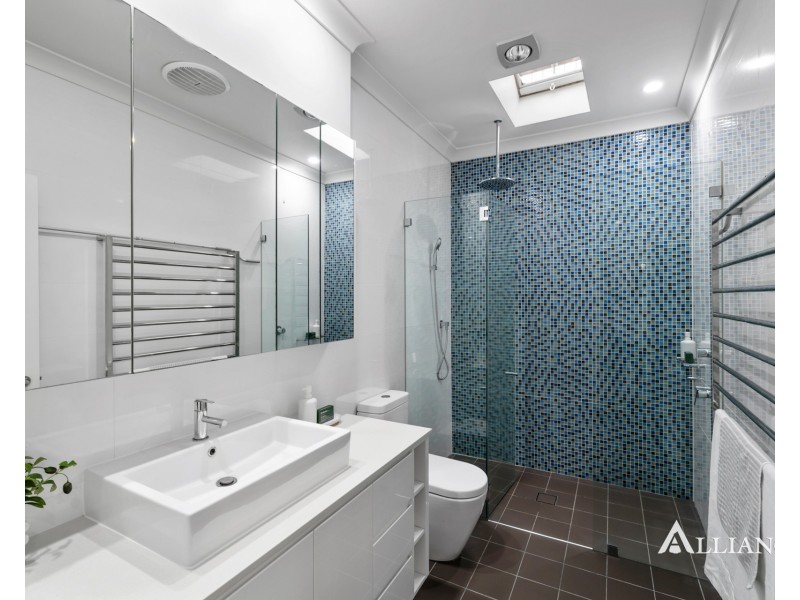 16 Carinya Road, Picnic Point NSW 2213