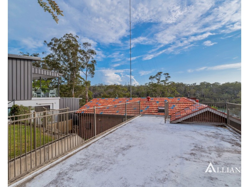 16 Carinya Road, Picnic Point NSW 2213