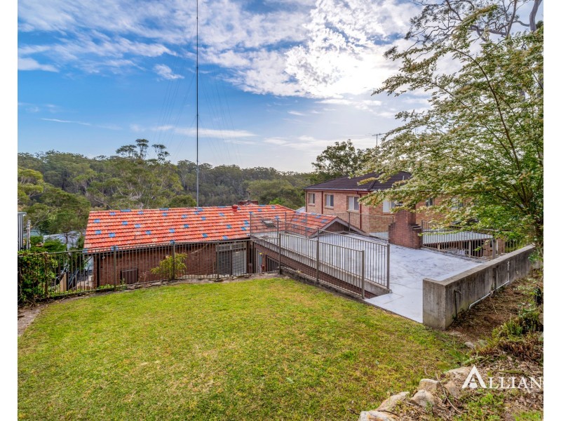 16 Carinya Road, Picnic Point NSW 2213