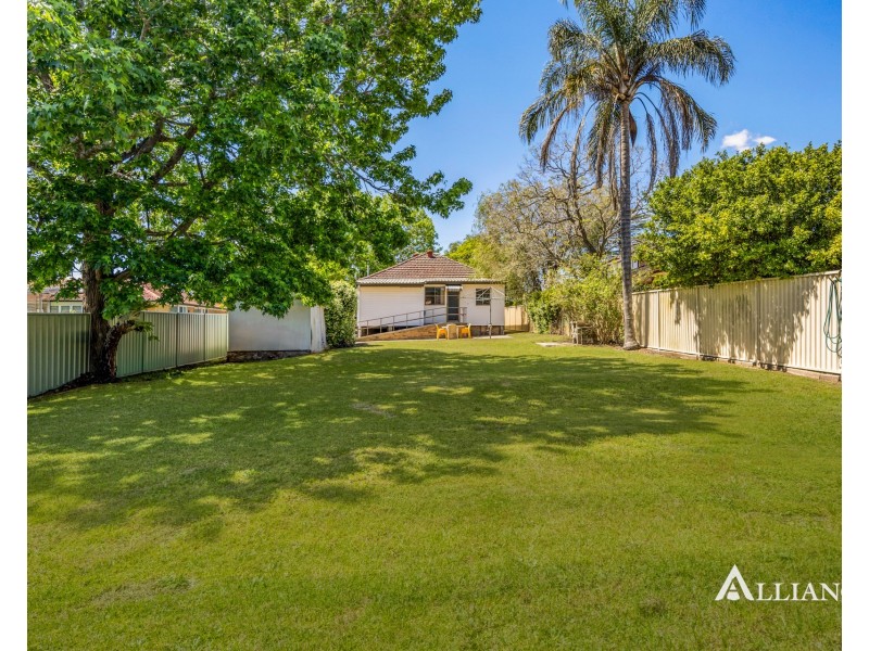 668 Henry Lawson Drive, East Hills NSW 2213