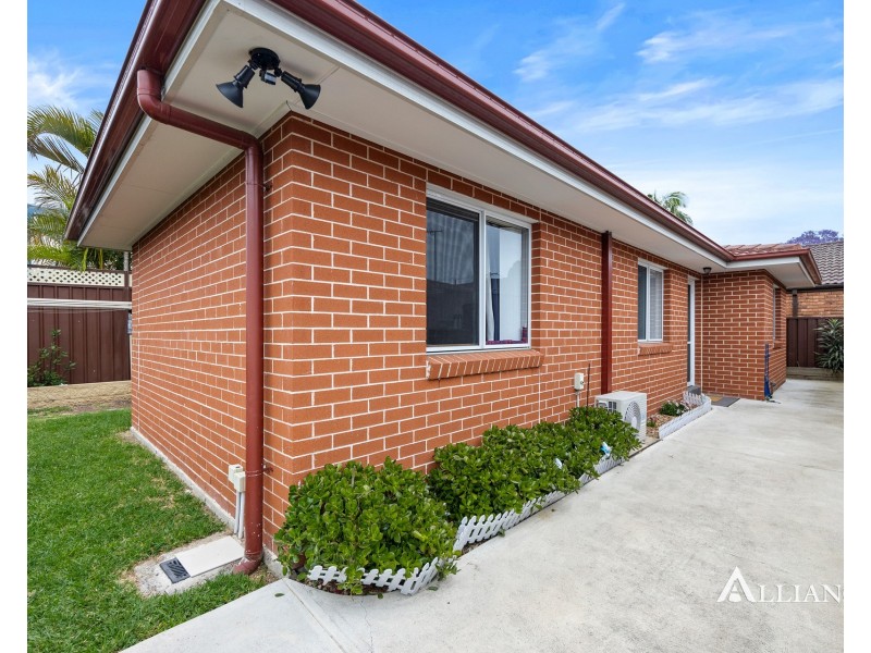 17 Eynham Road, Milperra NSW 2214