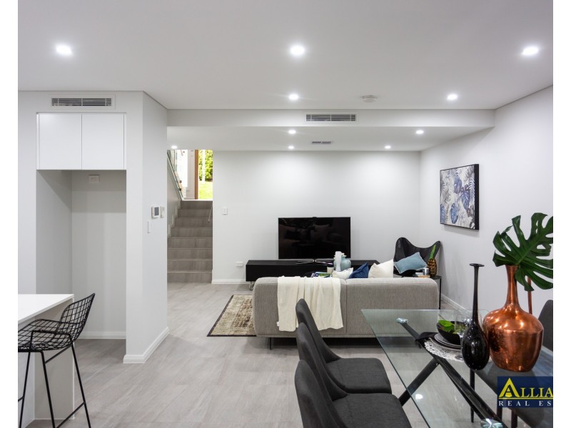 14 Karen Avenue, Picnic Point NSW 2213