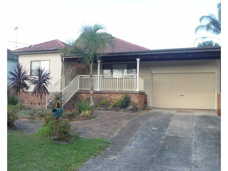 19 Drysdale Avenue, Picnic Point NSW 2213