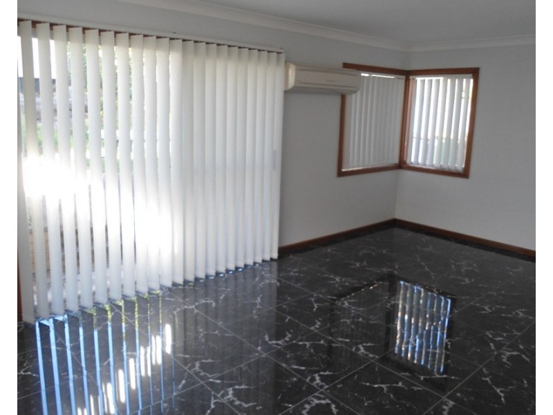 19 Drysdale Avenue, Picnic Point NSW 2213