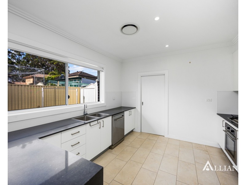 4/180 Lambeth Street, Picnic Point NSW 2213