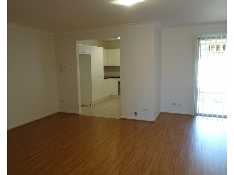 3/6-8 Lehn Road, East Hills NSW 2213